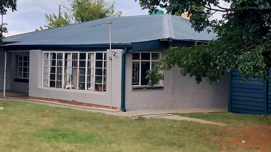 4 Bedroom Property for Sale in Bloemfontein Rural Free State